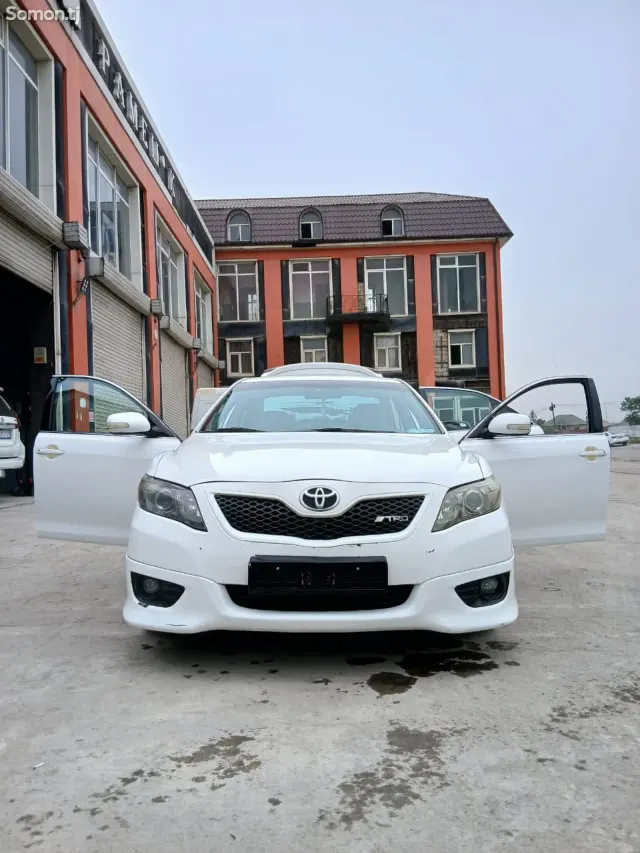 Toyota Camry 2008 · 2.4 AT