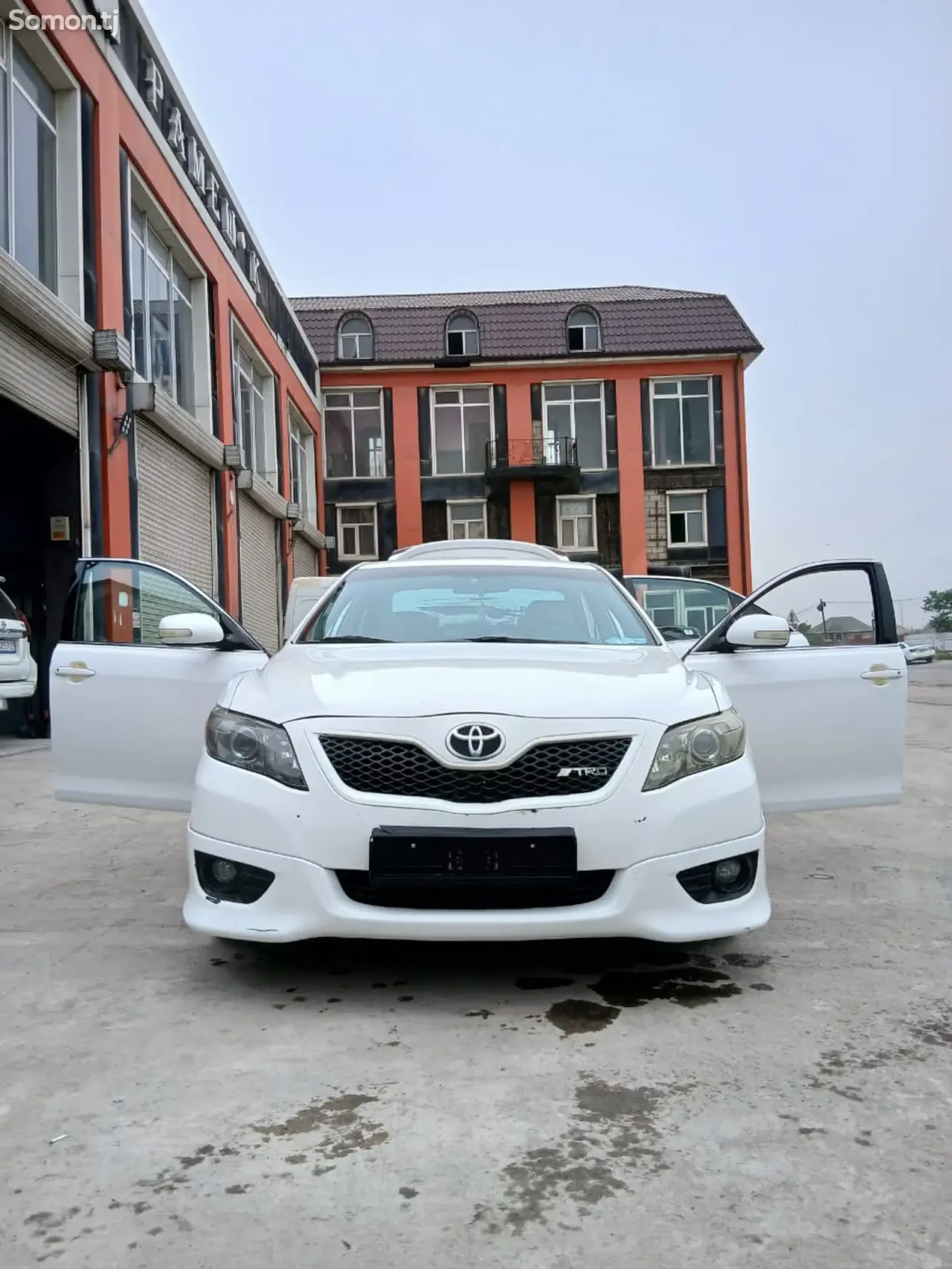Toyota Camry 2008 · 2.4 AT