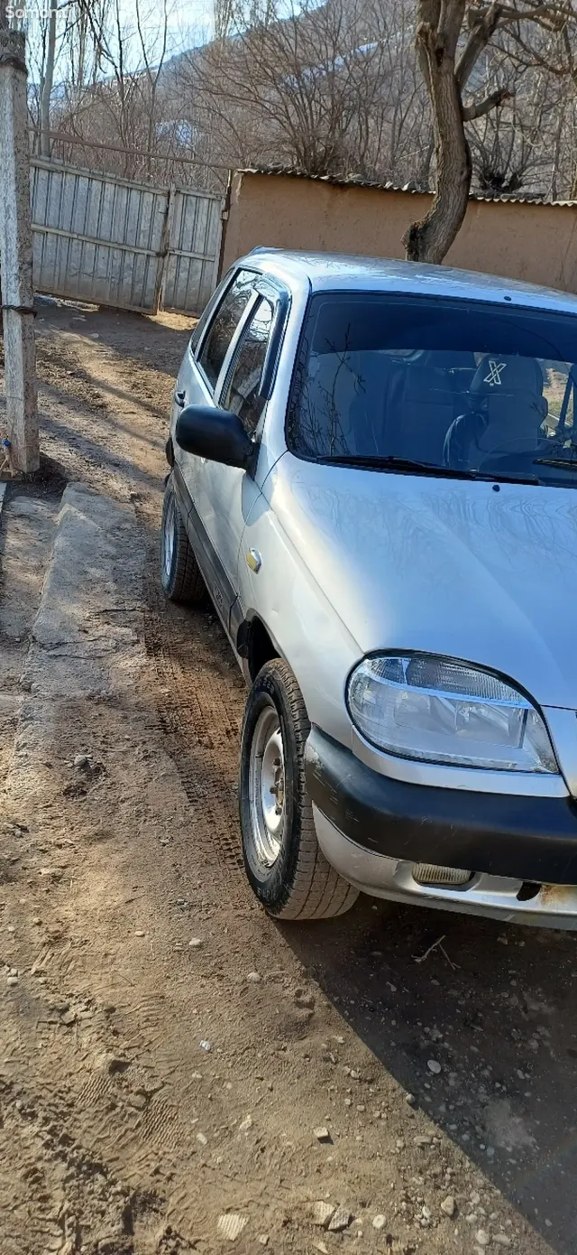 Chevrolet Niva 2007 · 1.7 MT