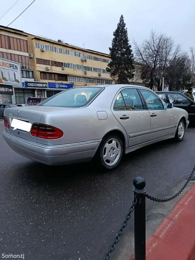 Mercedes-Benz E class 1999 · 2.0 MT