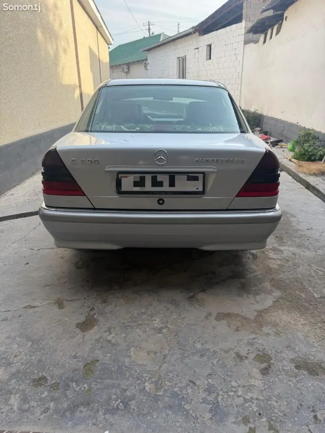 Mercedes-Benz C class 2000 · 2.3 MT