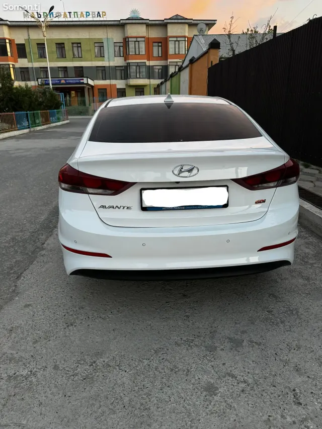 Hyundai Avante 2016 · 1.6 AT