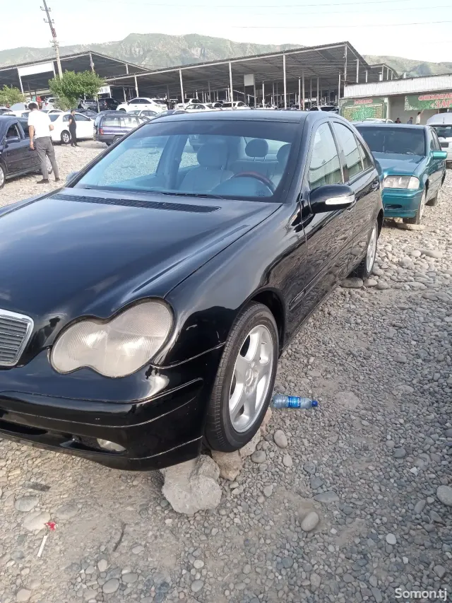 Mercedes-Benz C class 2004 · 2.0 MT