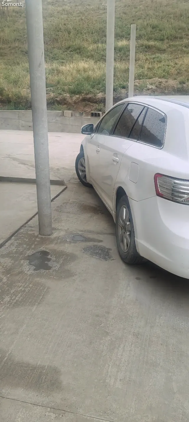 Toyota Avensis 2014 · 2.0 AT