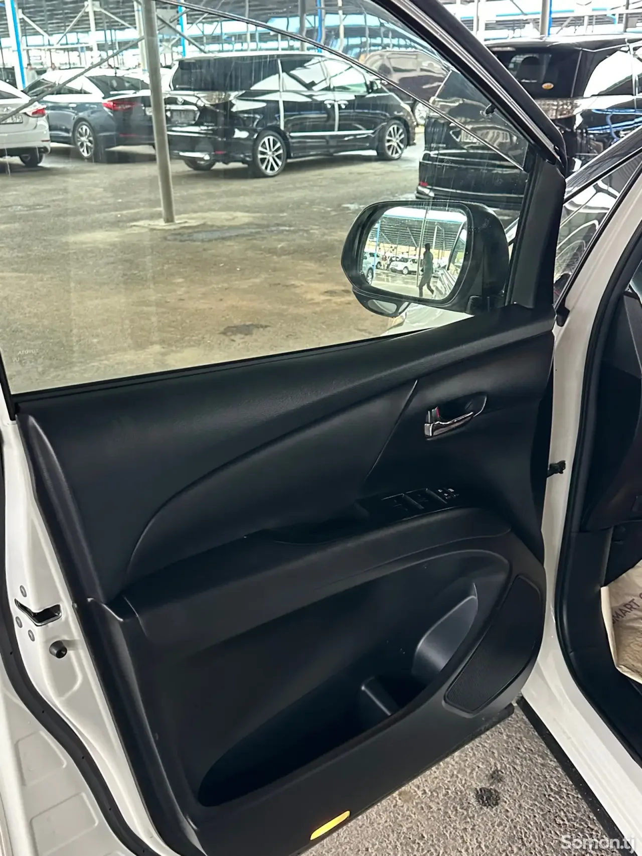 Toyota Estima 2016 · 2.4 AT