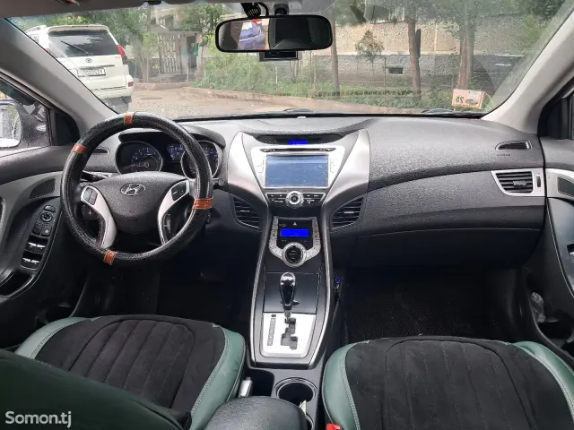 Hyundai Avante 2011 · 1.6 AT