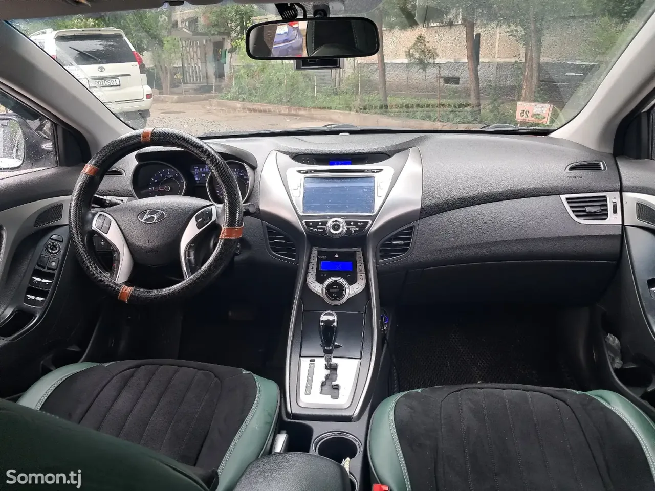 Hyundai Avante 2011 · 1.6 AT