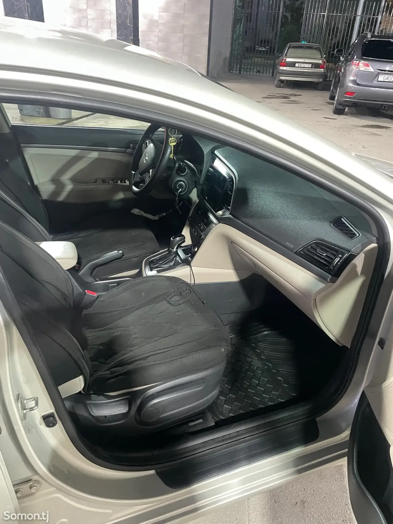 Hyundai Elantra 2017 · 2.0 AT
