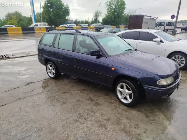 Opel Astra F 1995 · 1.6 MT