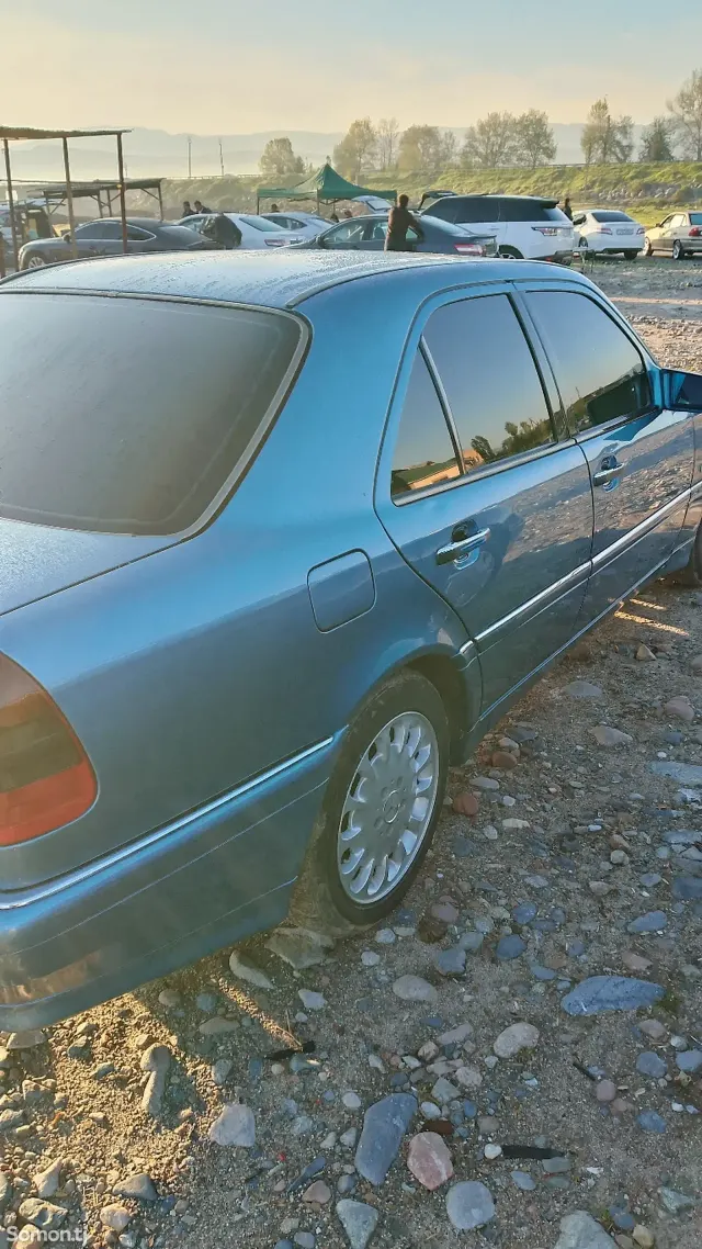 Mercedes-Benz C class 1999 · 2.2 MT