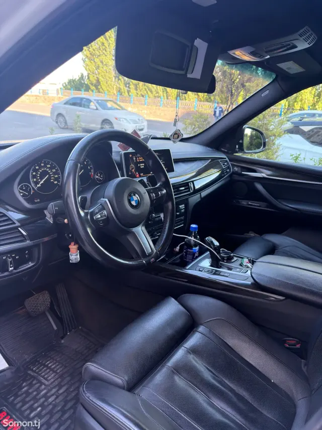 BMW X5 2016 · 4.4 AT