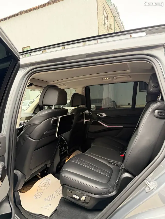 BMW X7 2024 · 4.0 AT
