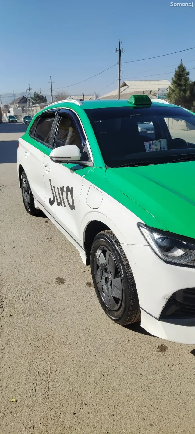 BYD E2 2023 · AT