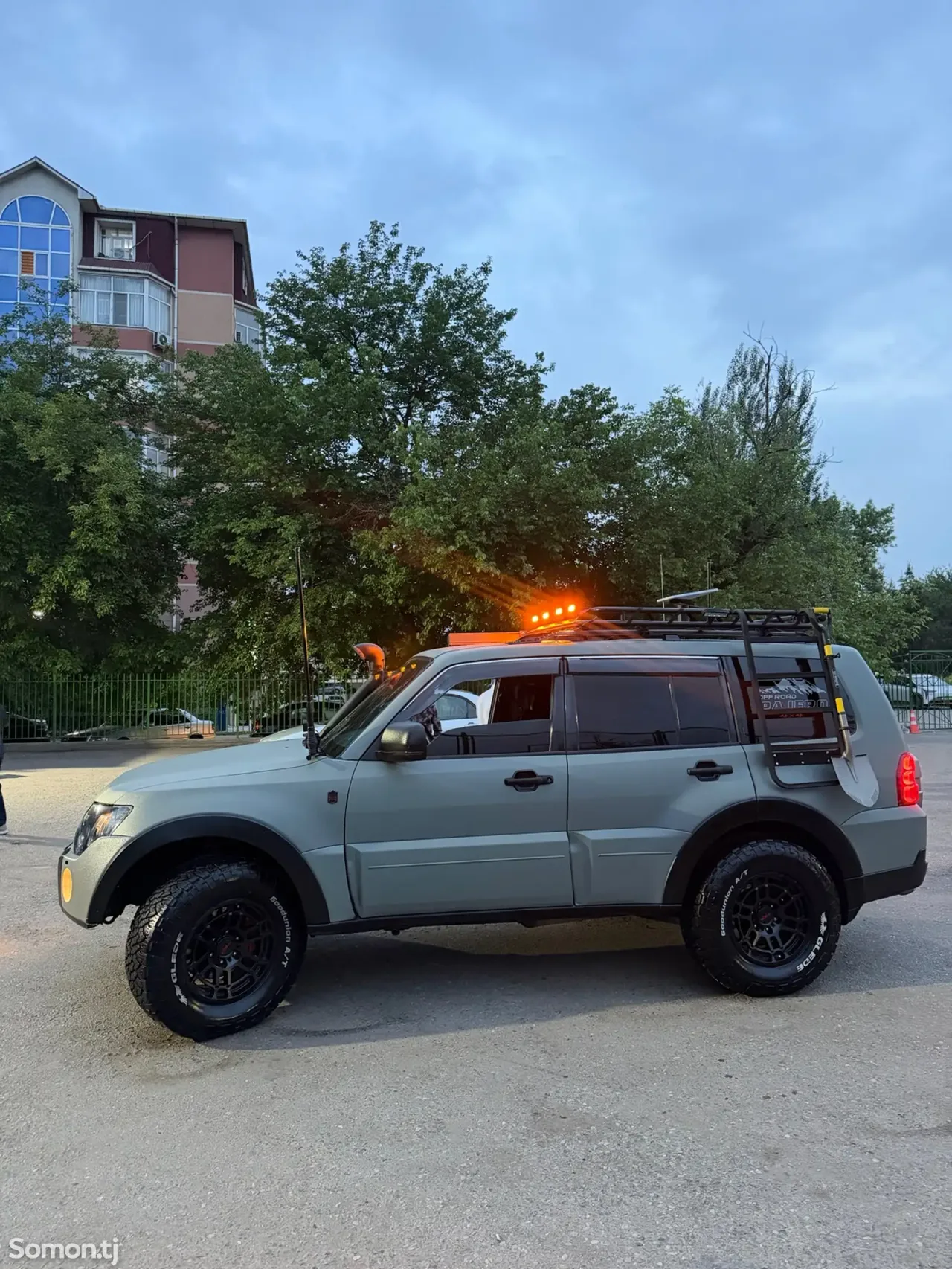 Mitsubishi Pajero 2007 · 3.8 AT