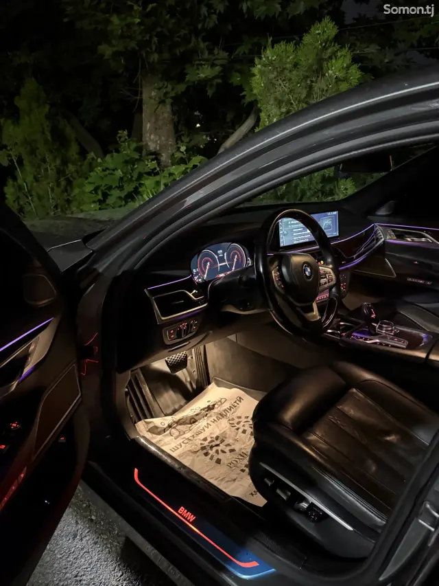 BMW 7 series 2016 · 3.0 AT