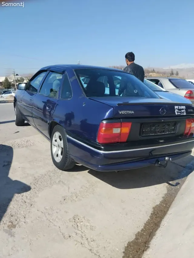 Opel Vectra A 1994 · 1.6 MT