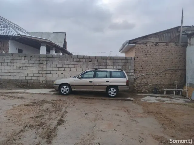 Opel Astra F 1997 · 1.8 MT