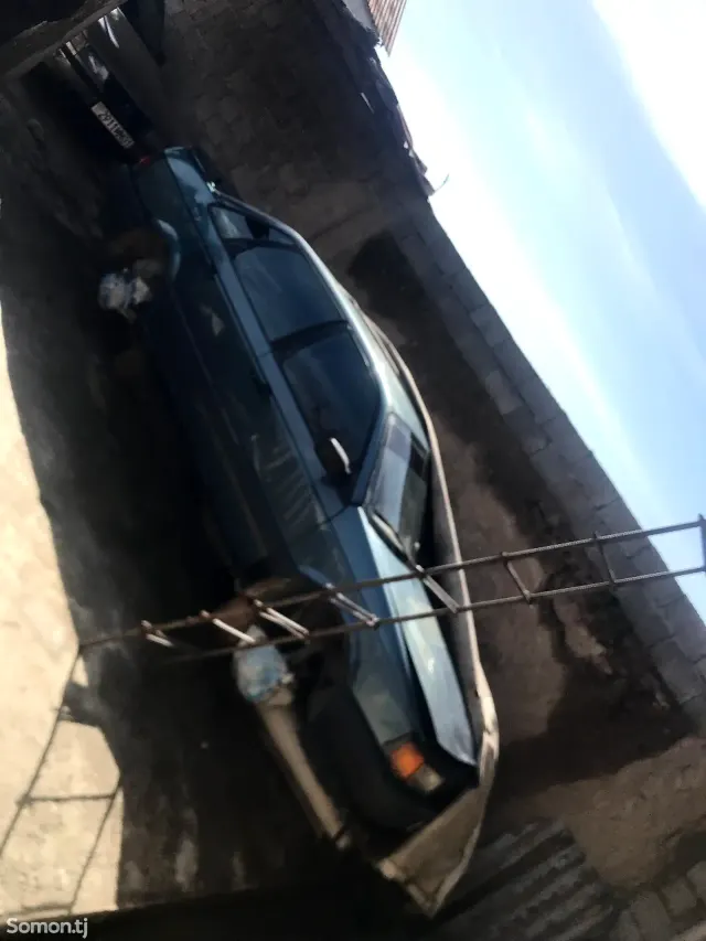 Volkswagen Passat 1990 · 1.8 MT