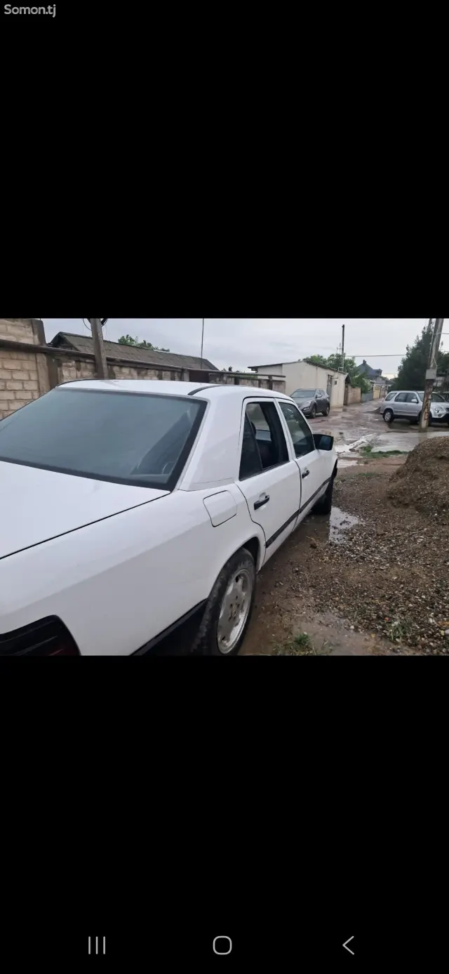 Mercedes-Benz W124 1987 · 2.0 MT