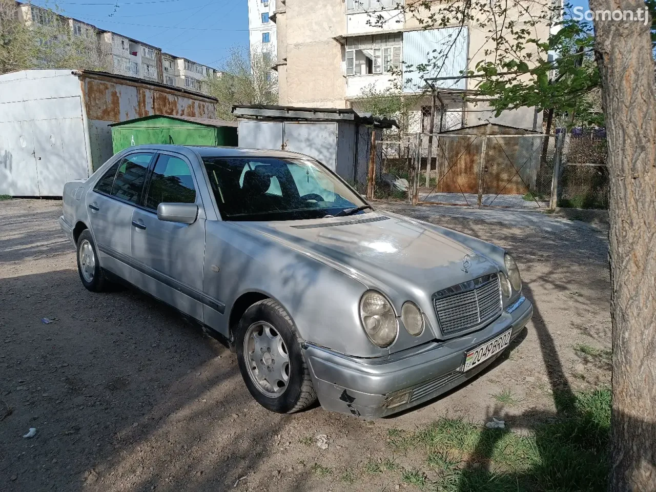 Mercedes-Benz E class 1997 · 2.2 MT