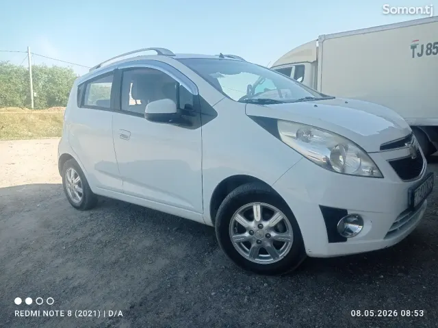 Chevrolet Spark 2011 · 1.1 MT