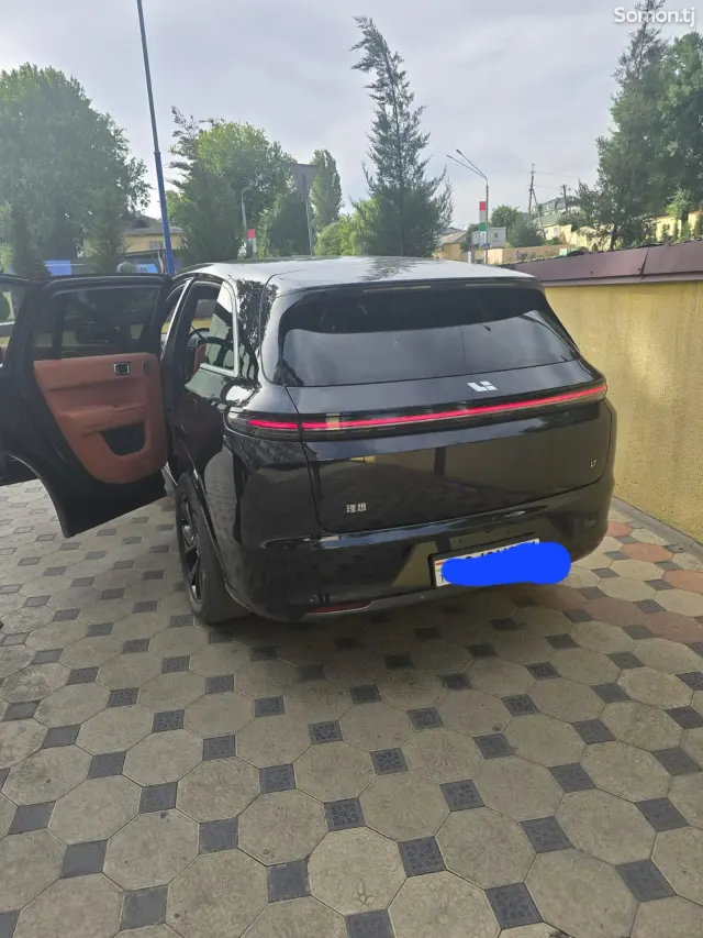 Li Auto (Lixiang) L7 2024 · AT