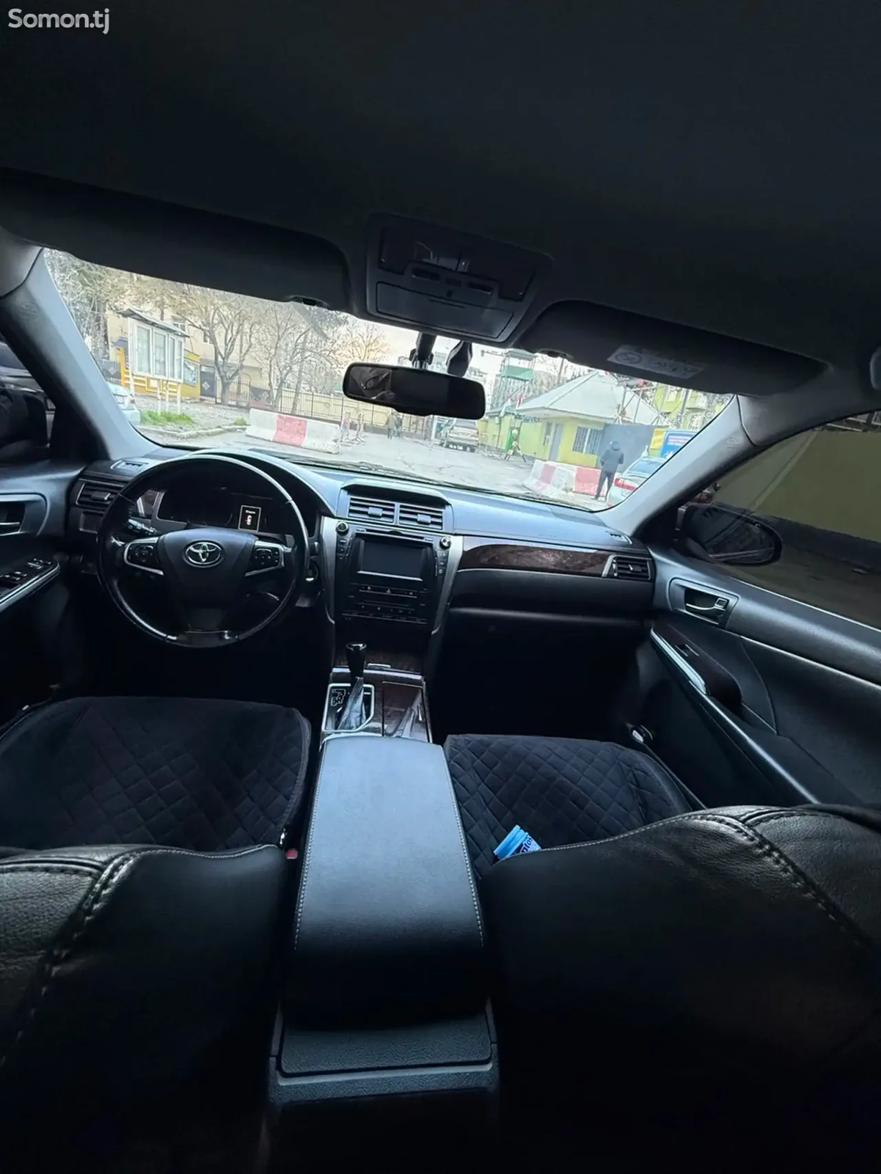 Toyota Camry 2017 · 2.5 AT