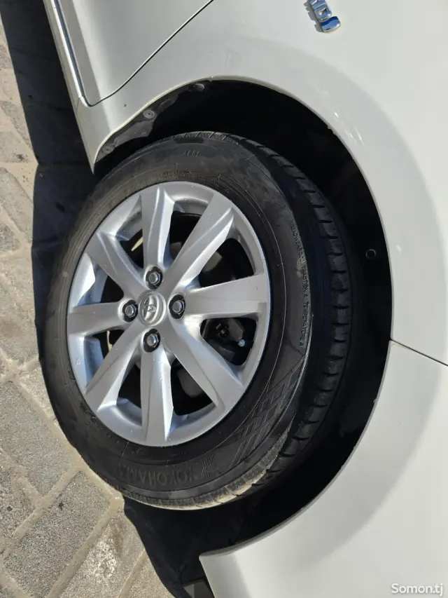 Toyota Aqua 2014 · 1.5 AT