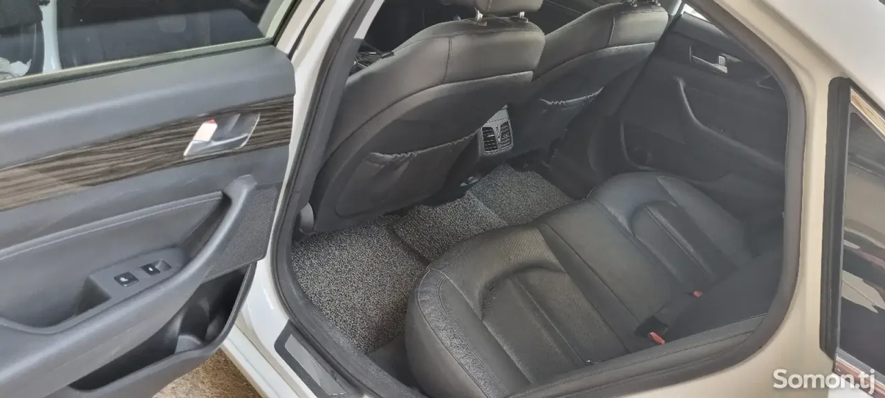 Hyundai Sonata 2014 · 2.0 AT