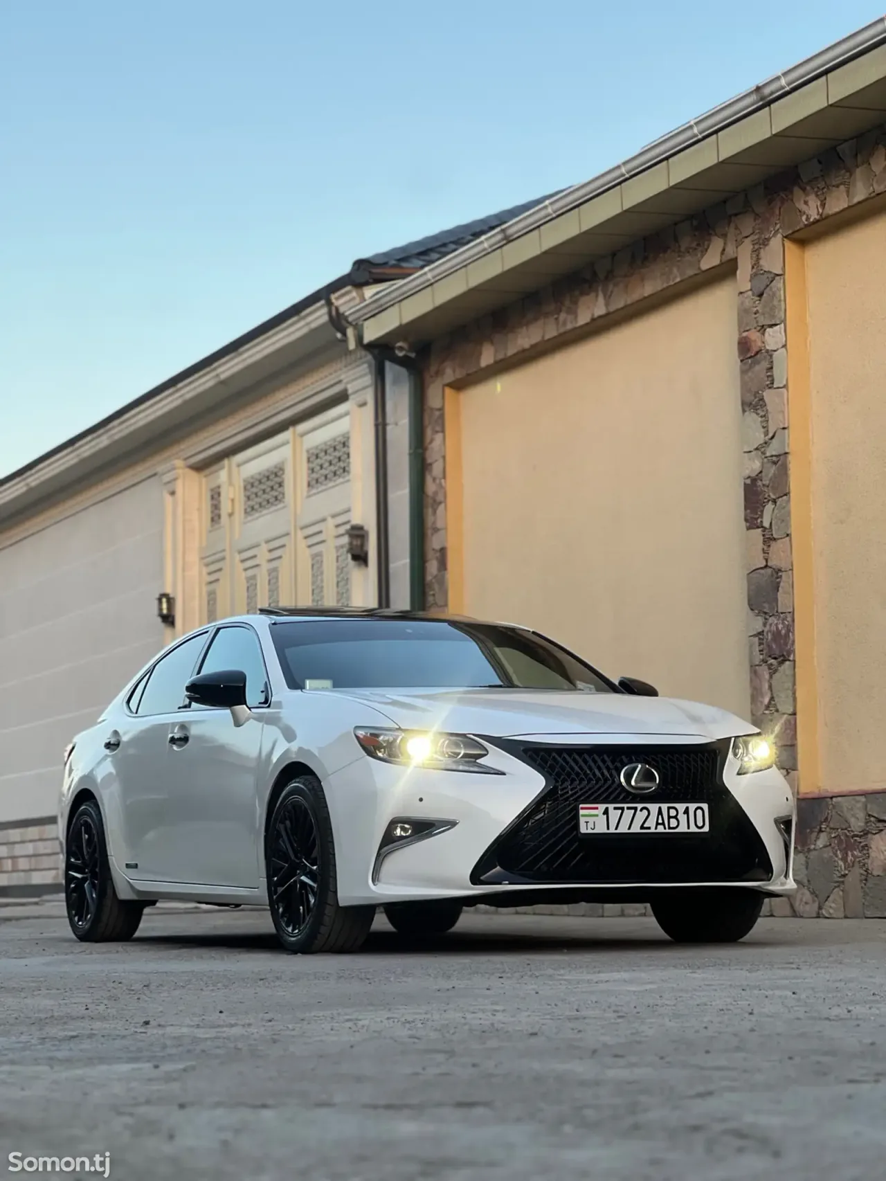 Lexus ES series 2012 · 3.0 AT