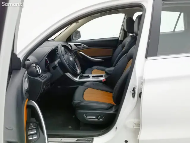BYD Song 2016 · 2.0 AT