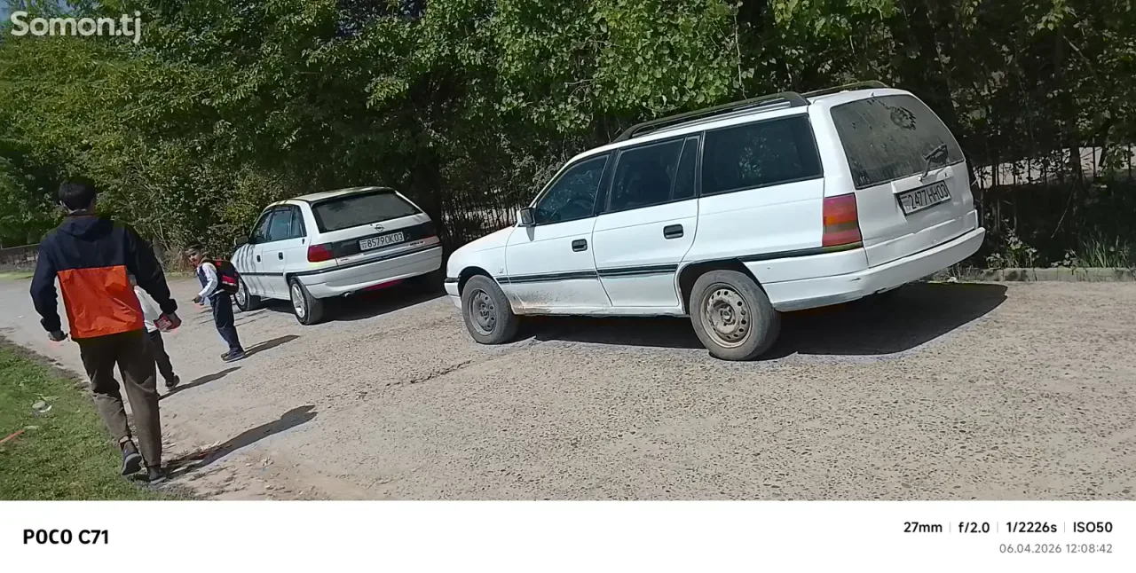 Opel Astra F 1994 · 1.6 MT