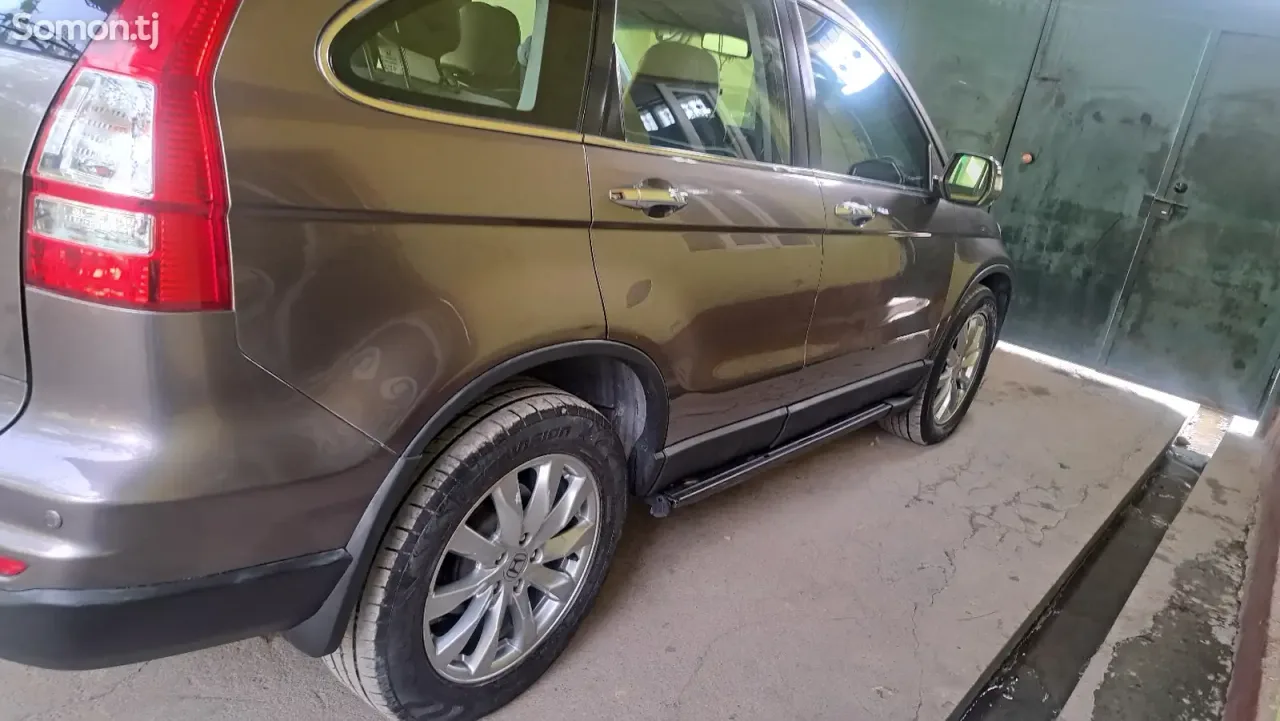 Honda CR-V 2011 · 2.4 AT