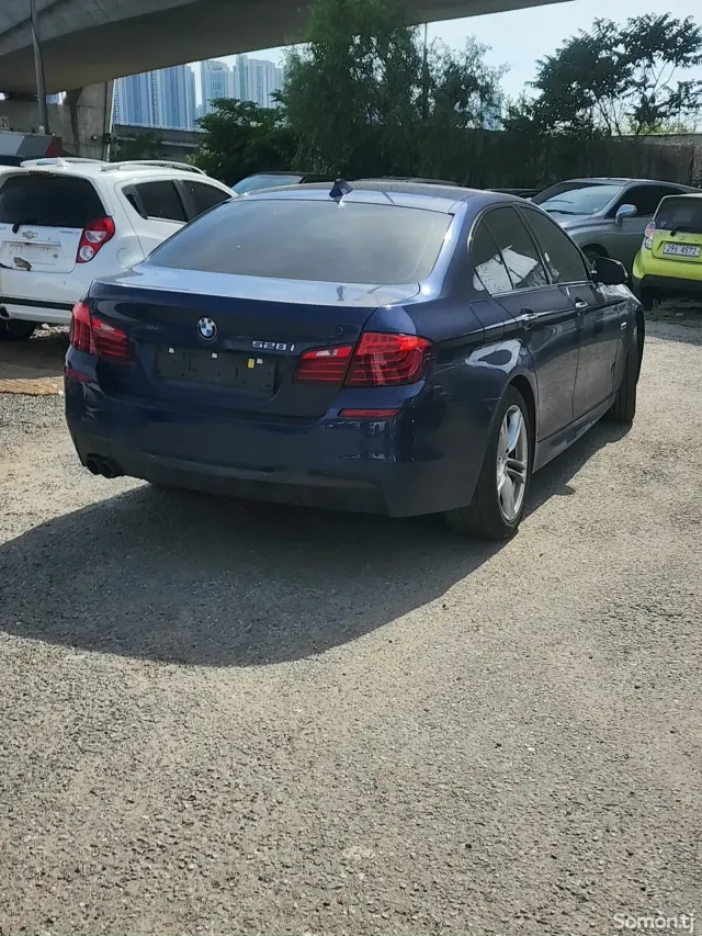BMW 3 series 2016 · 2.0 AT