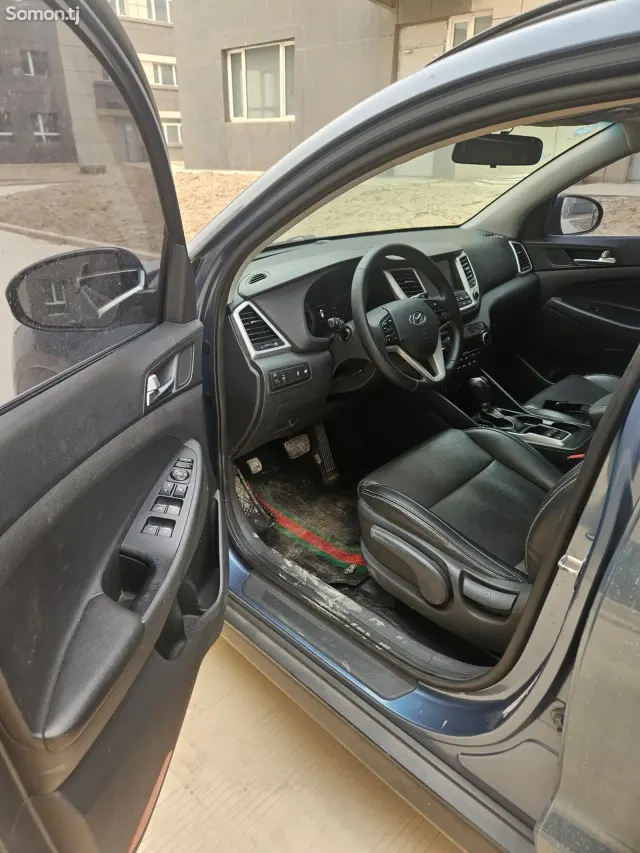 Hyundai Tucson 2015 · 1.6 AT