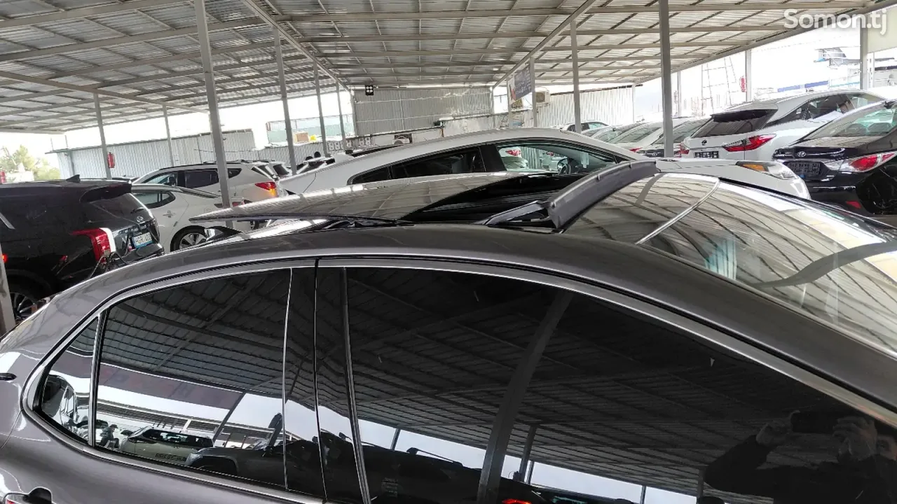 Toyota Camry 2018 · 3.5 AT