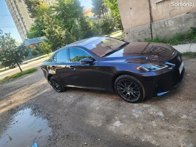 Lexus IS series 2012 · 2.5 AT