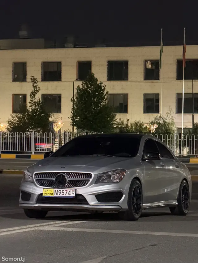 Mercedes-Benz CLA-Class 2015 · 2.0 AT