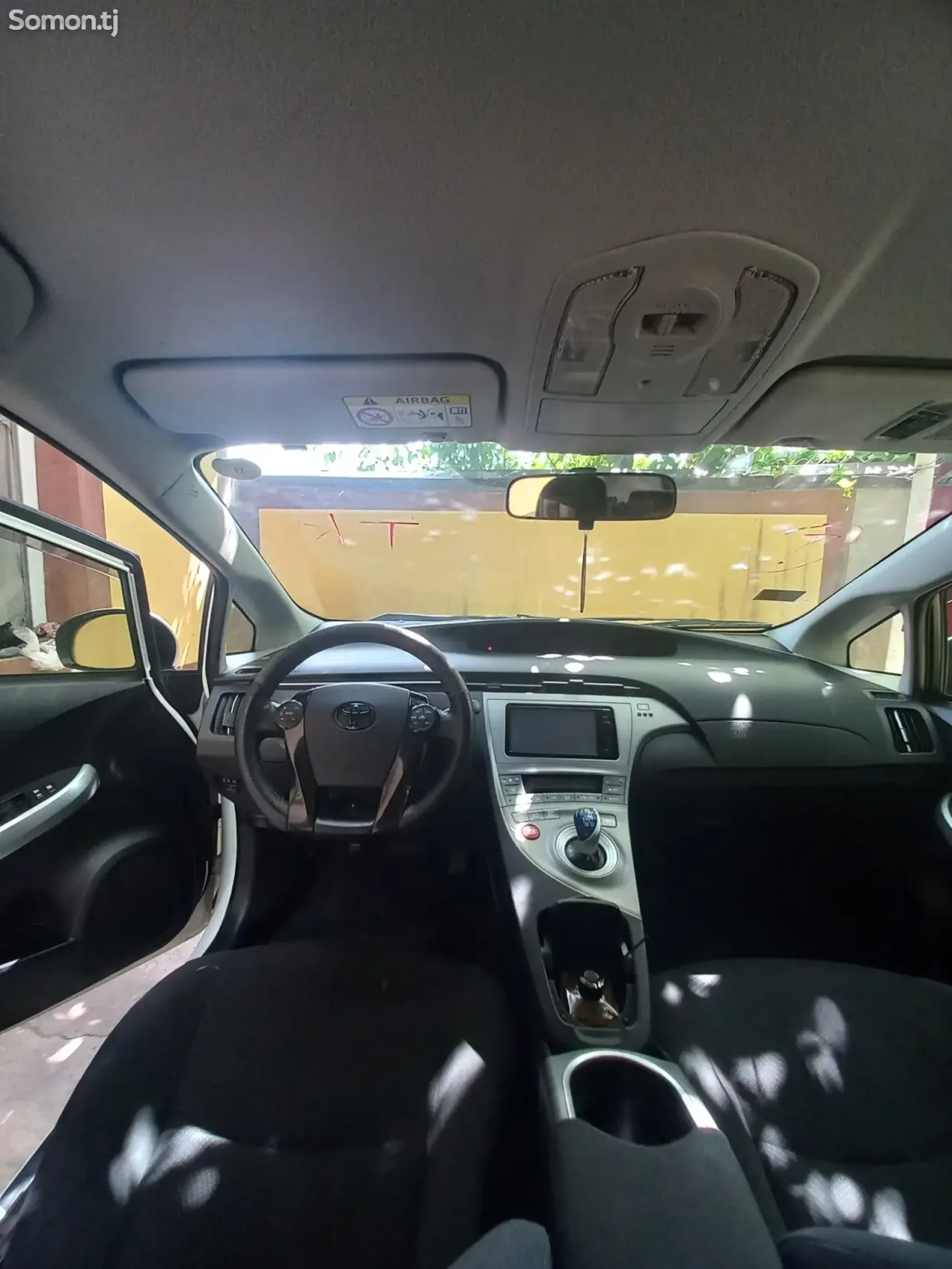 Toyota Prius 2014 · 1.8 AT