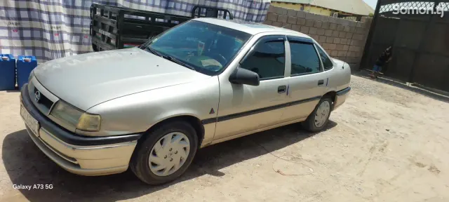 Opel Vectra A 1994 · 1.6 MT