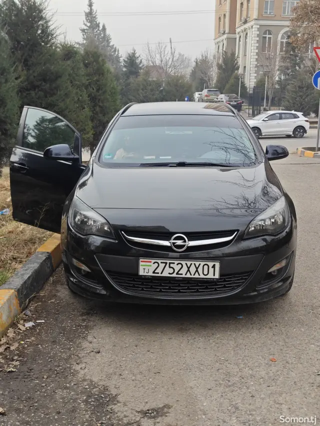 Opel Astra J 2016 · 1.6 MT