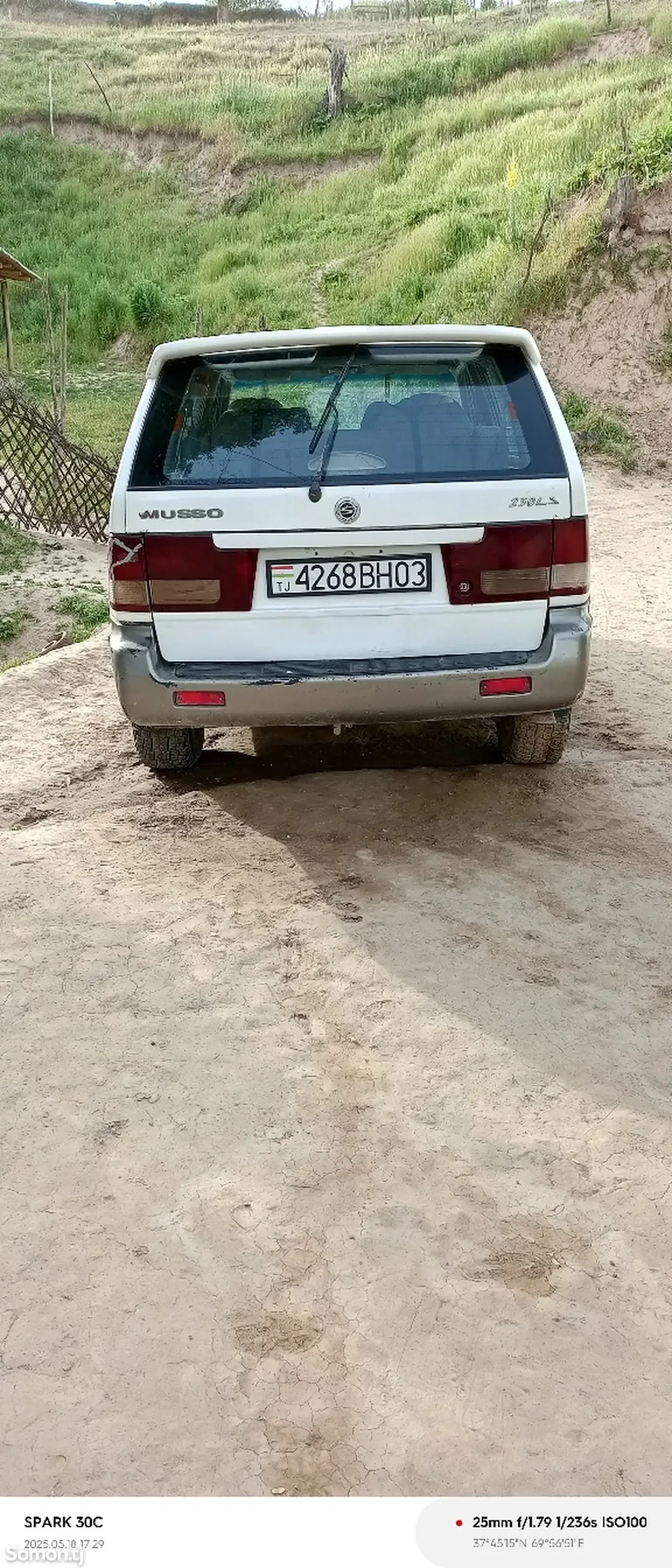 Ssang Yong Musso 2002 · 2.7 MT