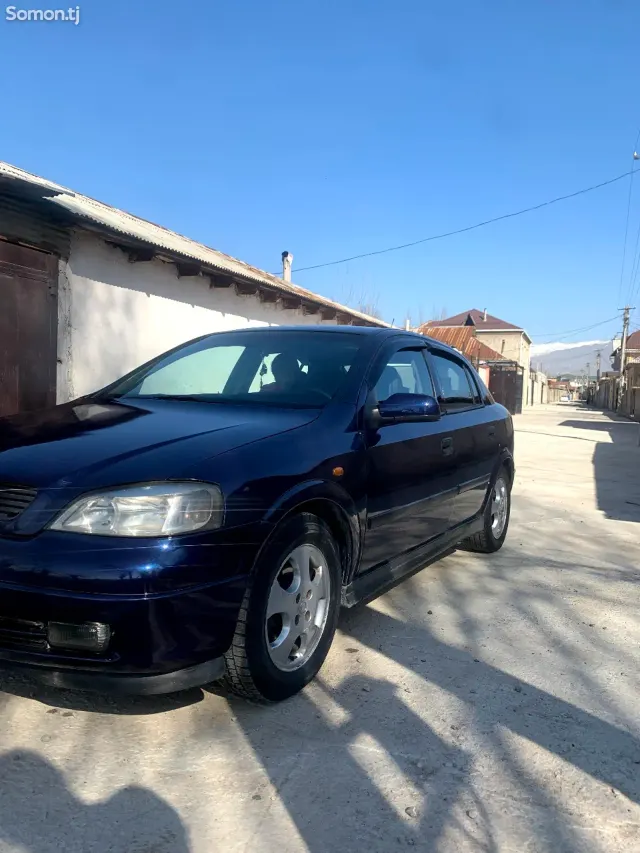 Opel Astra G 1998 · 1.6 MT