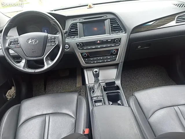 Hyundai Sonata 2015 · 2.0 AT