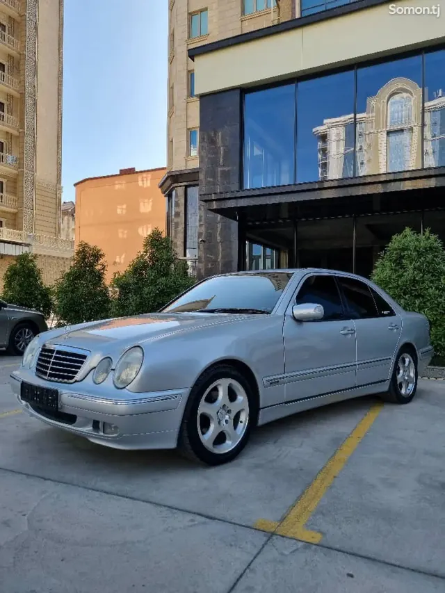 Mercedes-Benz E class 2001 · 3.2 AT