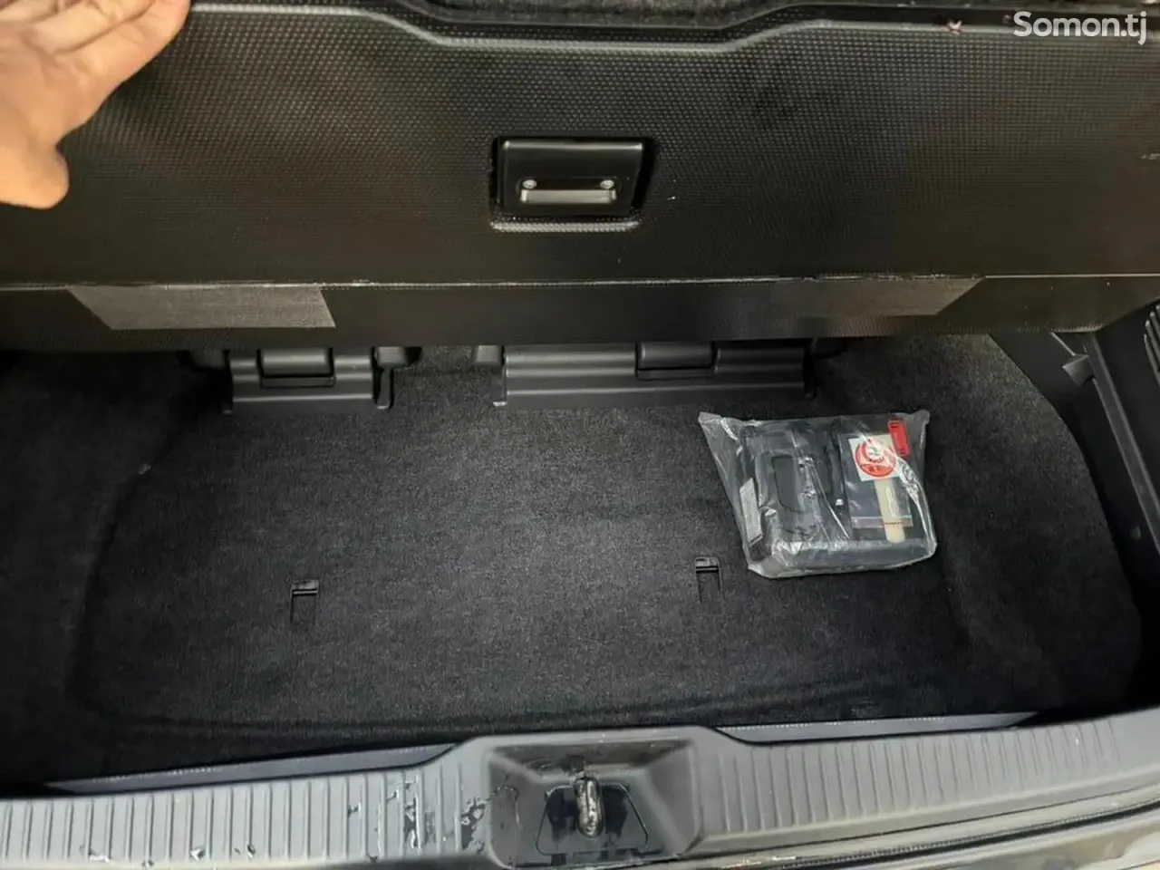 Toyota Estima 2014 · 2.4 AT