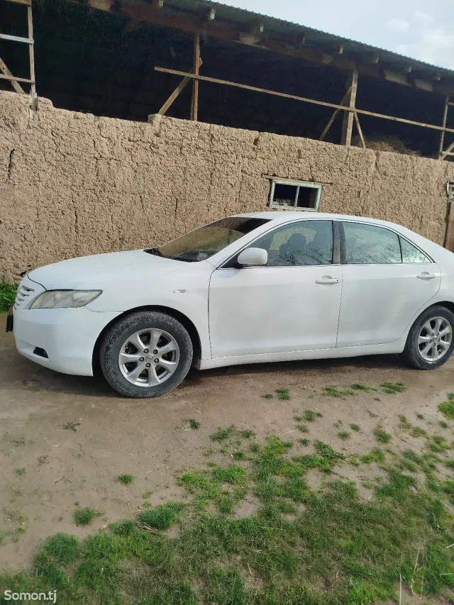 Toyota Camry 2008 · 2.4 AT