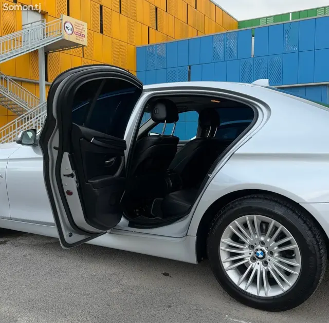 BMW 5 series 2015 · 2.0 AT