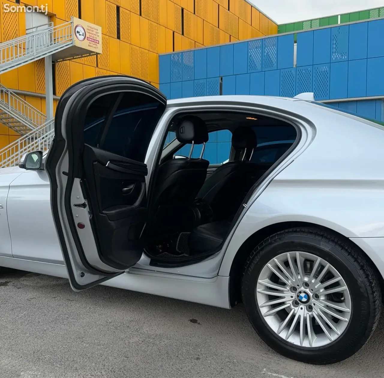 BMW 5 series 2015 · 2.0 AT