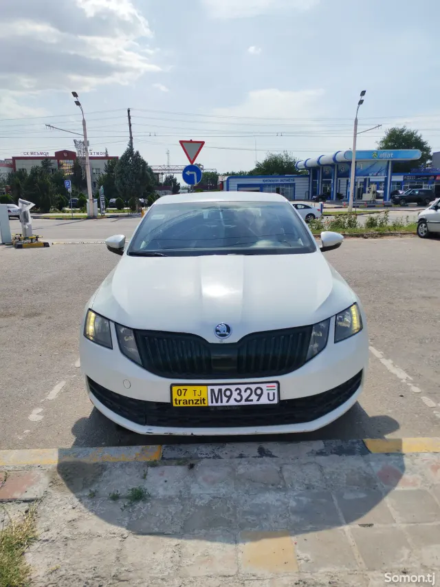 Skoda Octavia 2020 · 1.6 AT